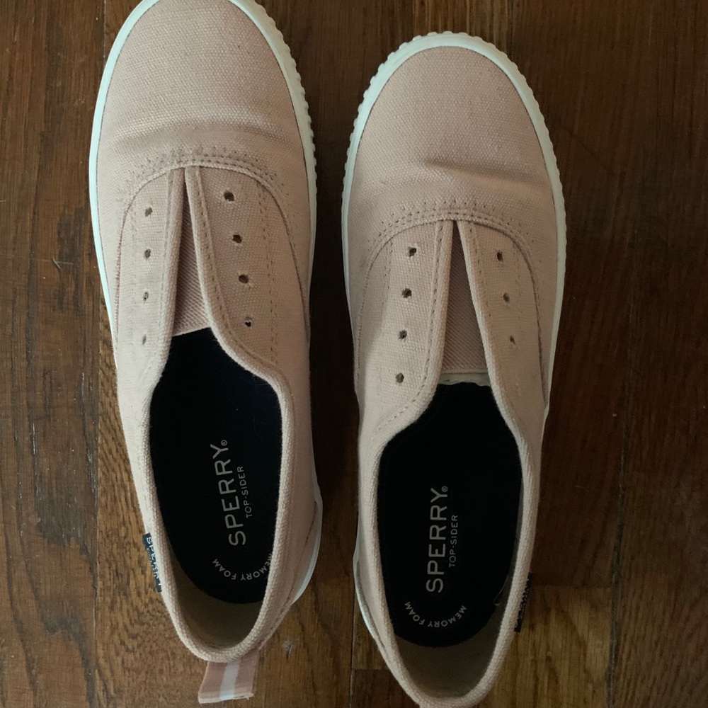 Sperry women’s shoes 7.5 - NEW